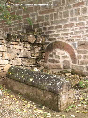 SARCFAGO Y PORTADA NORTE CEGADA